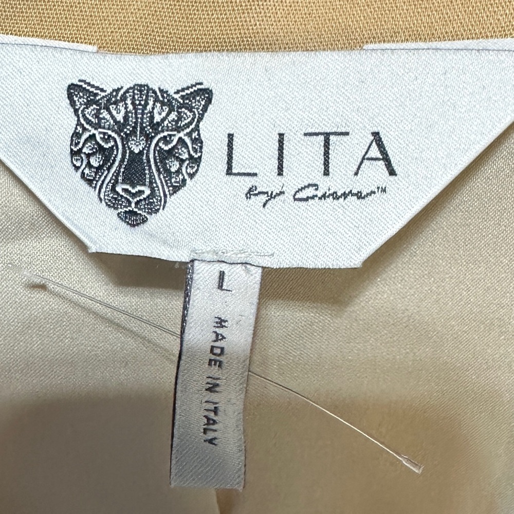 LITA | Two-Button Blazer - Picture 5 of 5